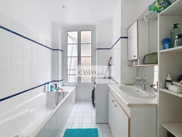 Appartement 3 pièces, 2 chambres situé rue de Tocqueville 75017 Paris, au 1er étage/4