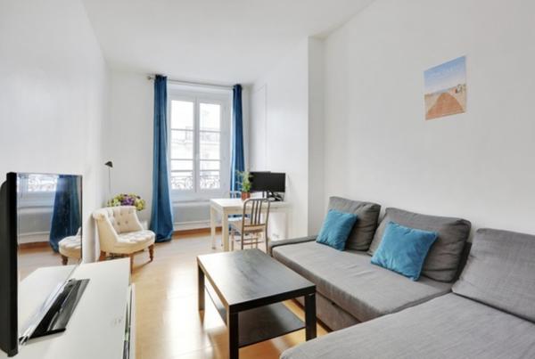 Appartement 3 pièces, 2 chambres situé rue de Tocqueville 75017 Paris, au 1er étage/4