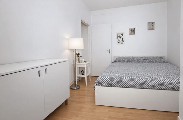 Appartement 3 pièces, 2 chambres situé rue de Tocqueville 75017 Paris, au 1er étage/4