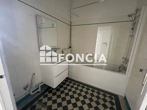 Location Appartement 3 pièces 62.01 m² - 124 BOULEVARD CHAVE Marseille 13005