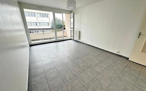 Appartement à vendre    2 pièces • 49,68 m2 Villemomble