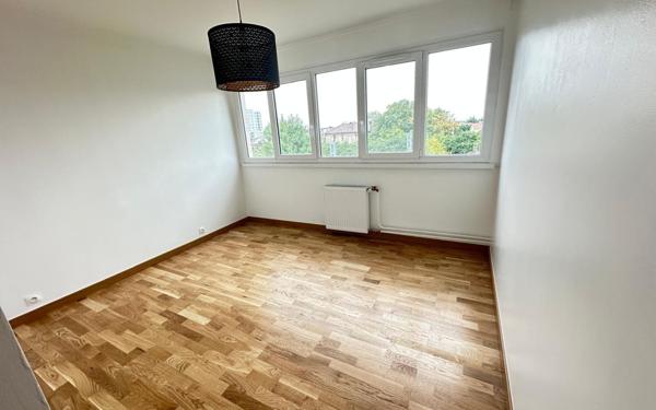 Appartement à vendre    2 pièces • 49,68 m2 Villemomble