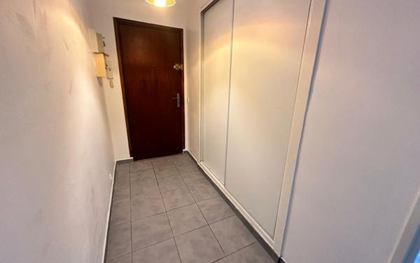 Appartement à vendre    2 pièces • 49,68 m2 Villemomble