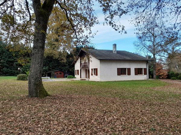Jolie maison familiale avec parc arboré ? Saint-Gein