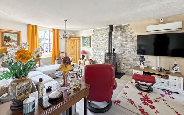 Maison à vendre    4 pièces • 77,37 m2 Roquebrune-sur-Argens