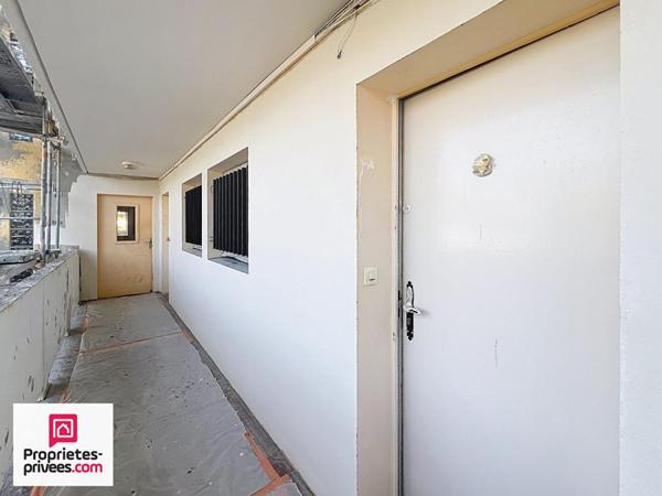 LE LAVANDOU Appartement traversant rénové à 100 m de la plage