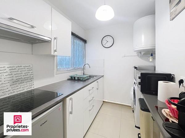 LE LAVANDOU Appartement traversant rénové à 100 m de la plage