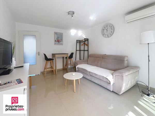 LE LAVANDOU Appartement traversant rénové à 100 m de la plage