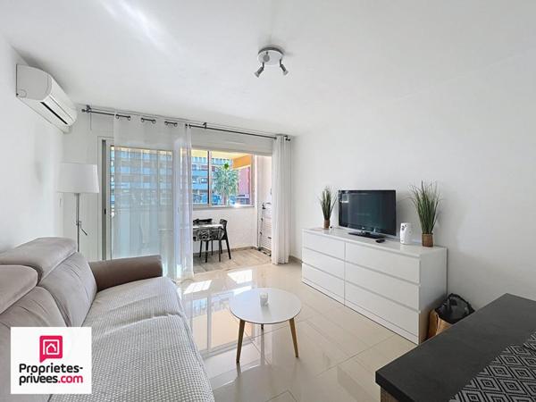 LE LAVANDOU Appartement traversant rénové à 100 m de la plage