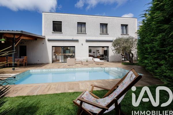 Maison à vendre 7 pièces 179 m² Cailloux-sur-Fontaines