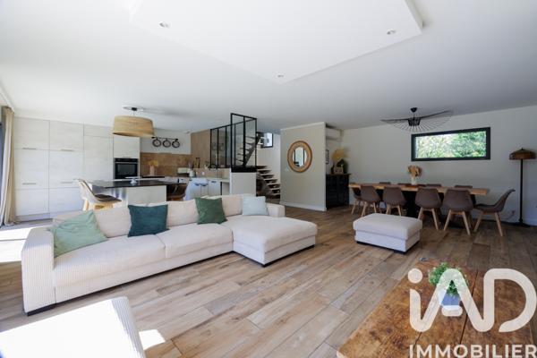 Maison à vendre 7 pièces 179 m² Cailloux-sur-Fontaines