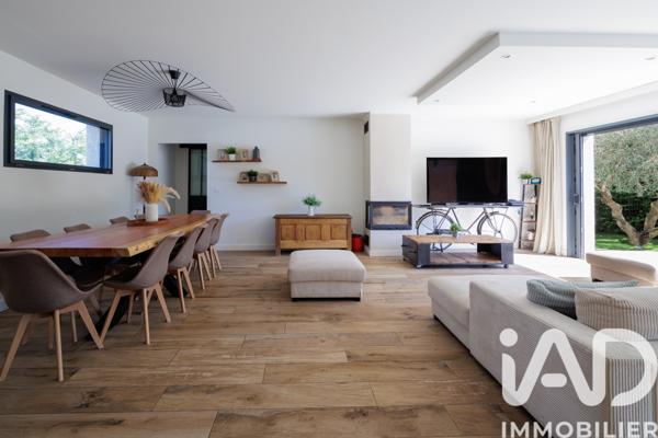 Maison à vendre 7 pièces 179 m² Cailloux-sur-Fontaines