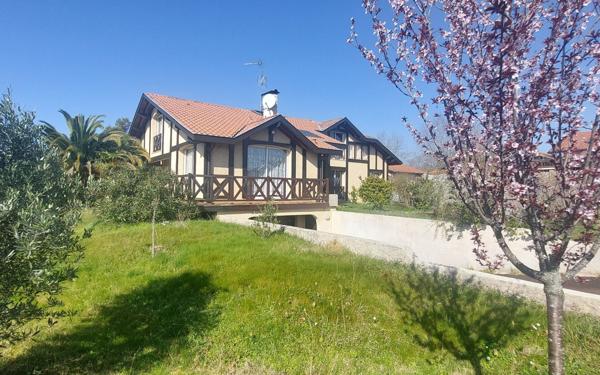 Maison à vendre    6 pièces •  Saint-Vincent-de-Tyrosse