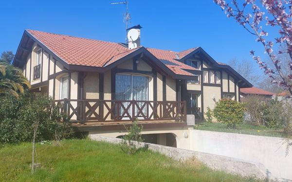 Maison à vendre    6 pièces •  Saint-Vincent-de-Tyrosse