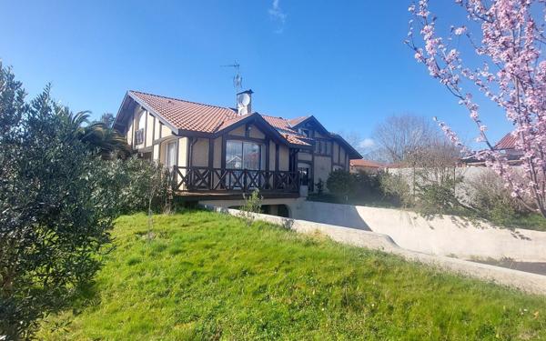 Maison à vendre    6 pièces •  Saint-Vincent-de-Tyrosse