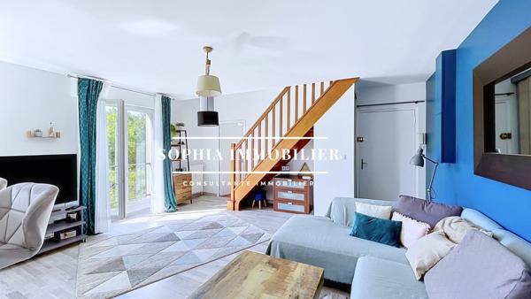 Appartement
         3 pièces
        - 70 m² Exclusivité 215 000 € *
