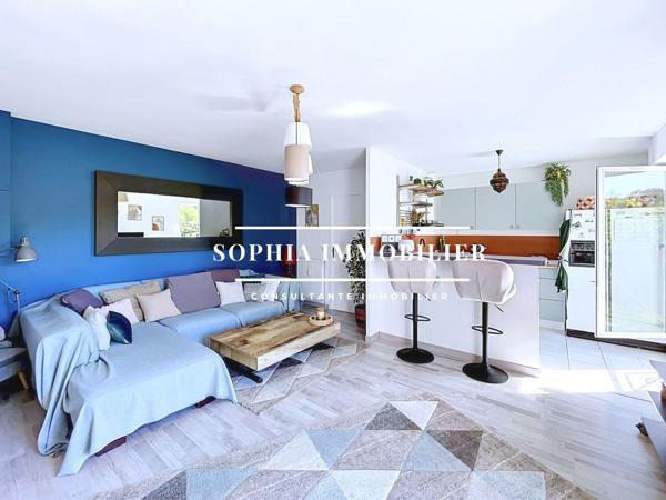 Appartement
         3 pièces
        - 70 m² Exclusivité 215 000 € *