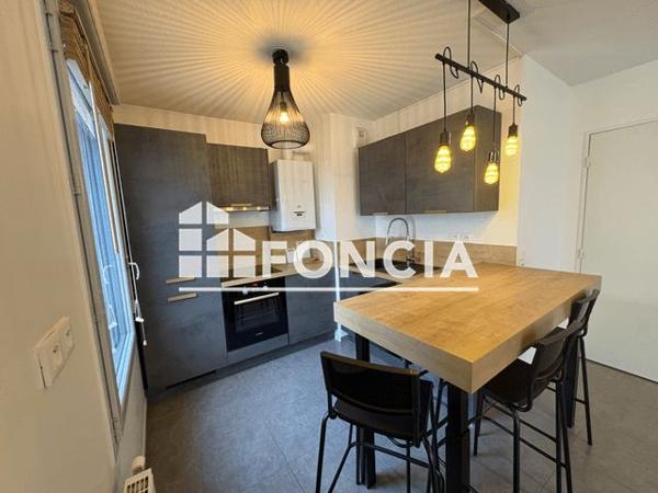 Location Appartement 2 pièces 42.3 m² - 4 RUE DE LA TASE Vaulx En Velin 69120