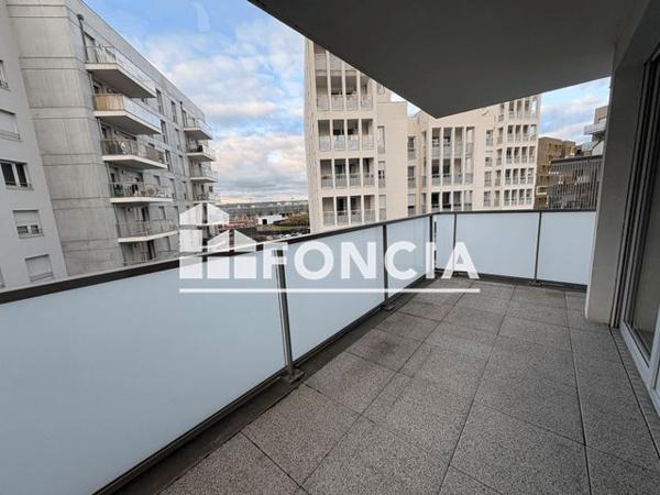 Location Appartement 2 pièces 42.3 m² - 4 RUE DE LA TASE Vaulx En Velin 69120