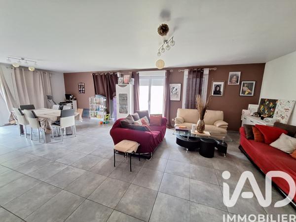 Maison à vendre 11 pièces 289 m² Évreux