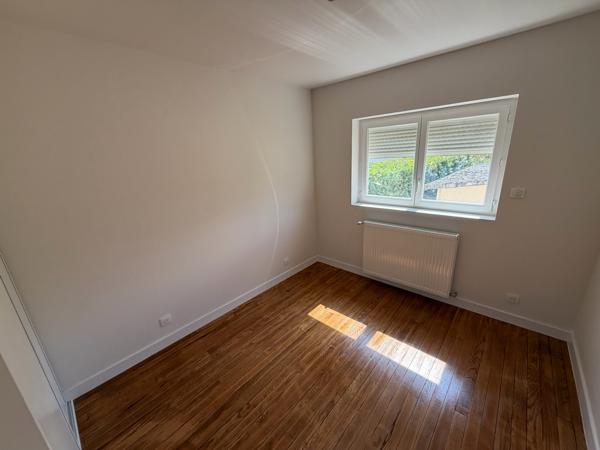 MAISON T3 sur SOUS-SOL - DEPENDANCE et TERRAIN
