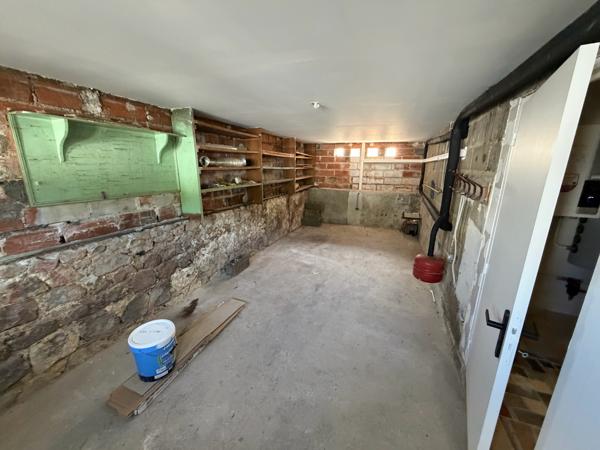 MAISON T3 sur SOUS-SOL - DEPENDANCE et TERRAIN