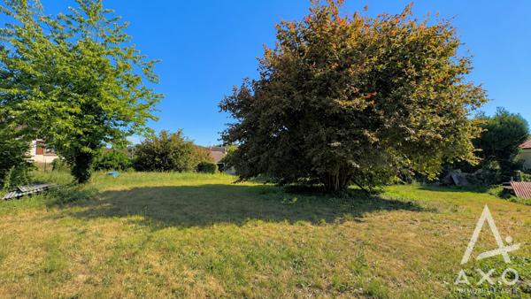 Maison familiale avec garage et dépendance