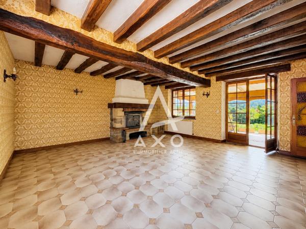 Maison familiale avec garage et dépendance