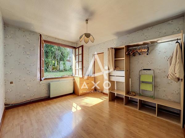 Maison familiale avec garage et dépendance
