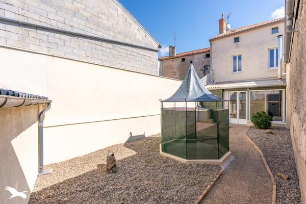Maison à vendre |  Sainte-Bazeille |  7 pièces | 147 m²
