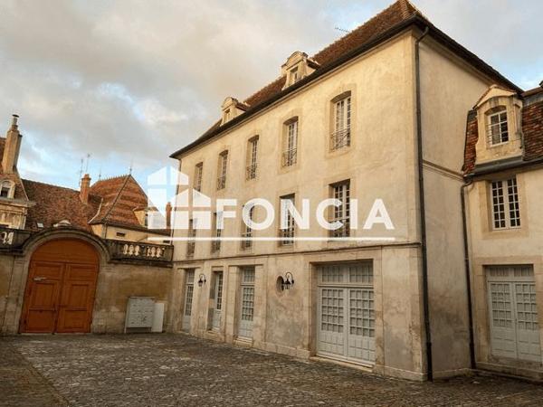 Location Appartement 5 pièces 121 m² - 20 RUE DE LA LIBERTE Semur En Auxois 21140
