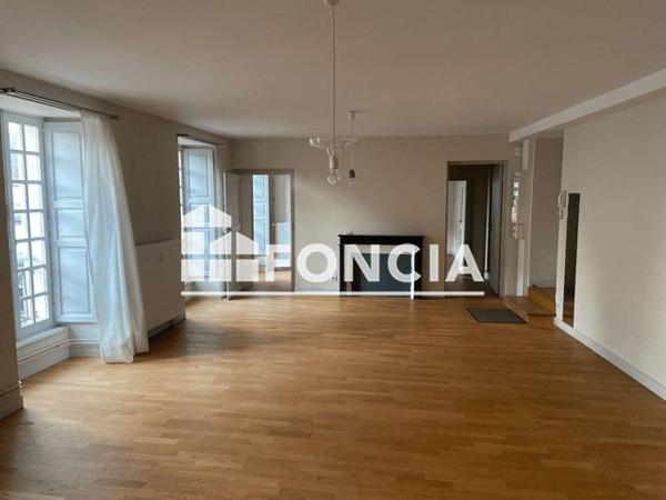 Location Appartement 5 pièces 121 m² - 20 RUE DE LA LIBERTE Semur En Auxois 21140