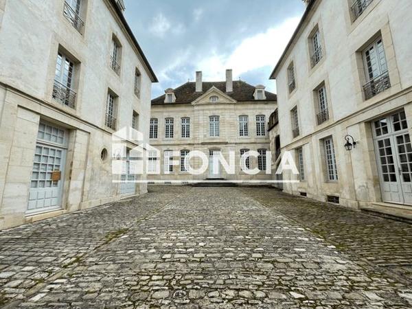 Location Appartement 5 pièces 121 m² - 20 RUE DE LA LIBERTE Semur En Auxois 21140