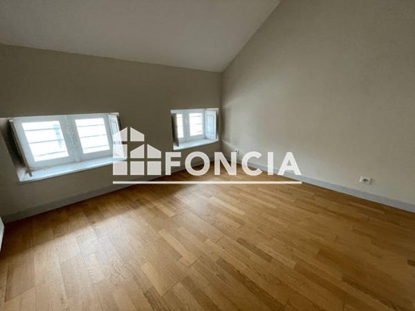 Location Appartement 5 pièces 121 m² - 20 RUE DE LA LIBERTE Semur En Auxois 21140