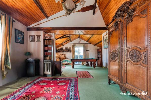 Maison à vendre 10 pièces LE CHESNAY (78)300m²-5 chambres-garage-terrain 756m².