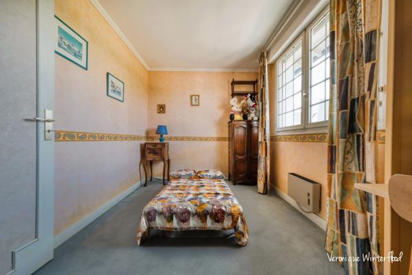 Maison à vendre 10 pièces LE CHESNAY (78)300m²-5 chambres-garage-terrain 756m².