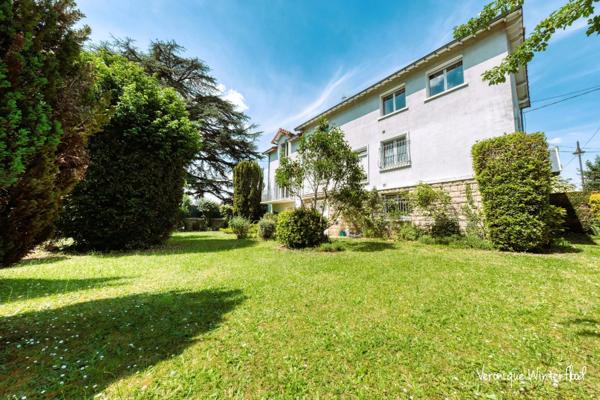 Maison à vendre 10 pièces LE CHESNAY (78)300m²-5 chambres-garage-terrain 756m².