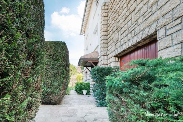 Maison à vendre 10 pièces LE CHESNAY (78)300m²-5 chambres-garage-terrain 756m².