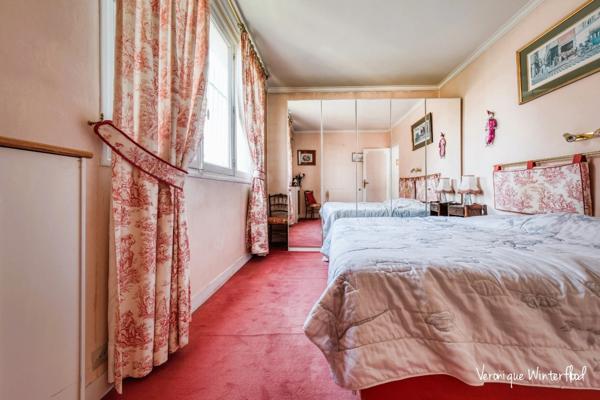 Maison à vendre 10 pièces LE CHESNAY (78)300m²-5 chambres-garage-terrain 756m².