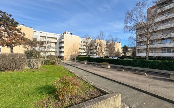 Appartement à vendre    3 pièces • 72,42 m2 Bondy