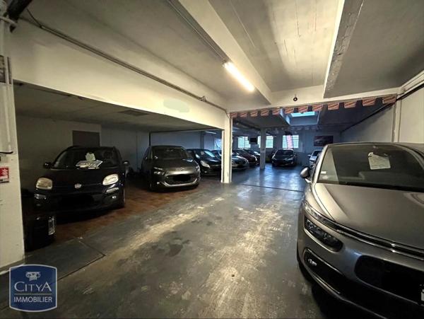 Local commercial à louer 266.81m²