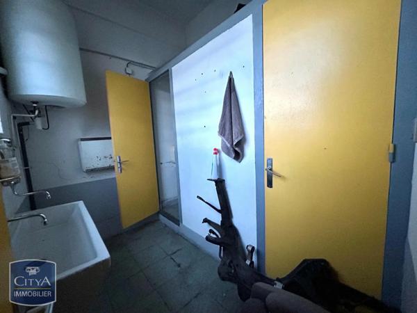 Local commercial à louer 266.81m²