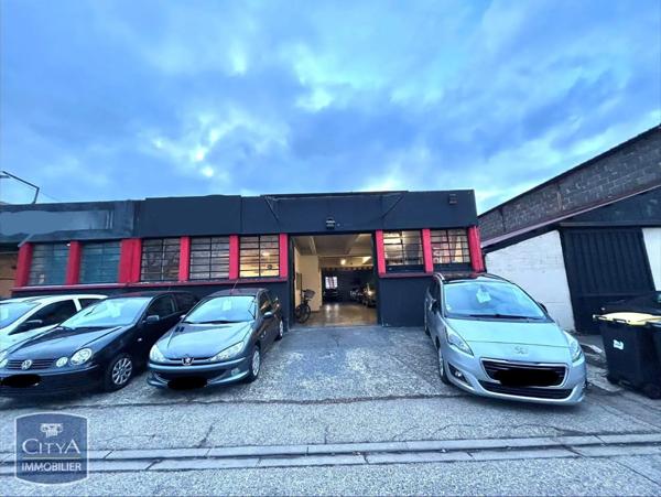 Local commercial à louer 266.81m²