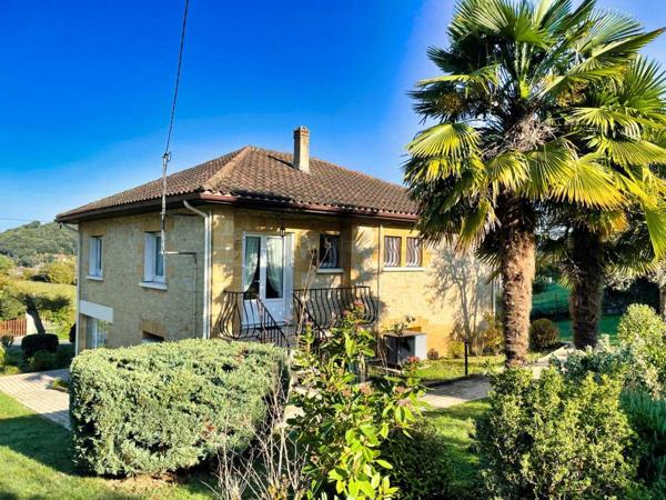 Maison contemporaine - Sarlat-la-caneda A SARLAT - Maison en pierre de 90m2 sur 1289m2 de terrain