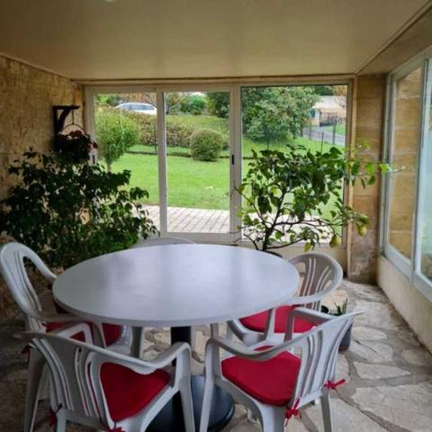 Maison contemporaine - Sarlat-la-caneda A SARLAT - Maison en pierre de 90m2 sur 1289m2 de terrain