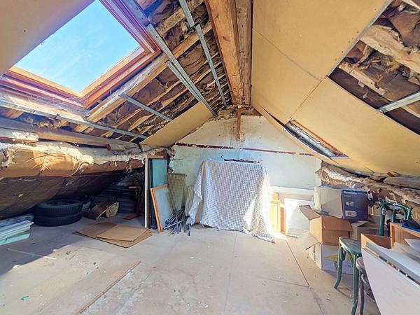 Maison de ville à rénover à Seugy - 5 pièces, 3 chambres, 195 000 €