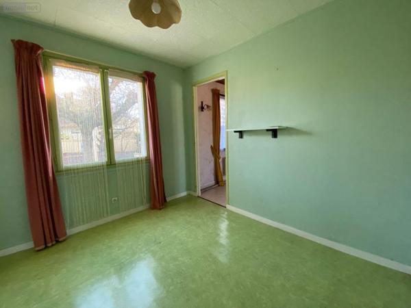 Maison de ville à vendre à Villedieu-sur-Indre dans l'Indre (36320), ref : 1051835