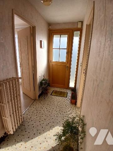 Pavillon sur terrain clos