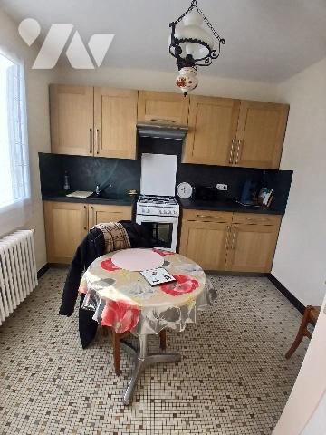 Pavillon sur terrain clos