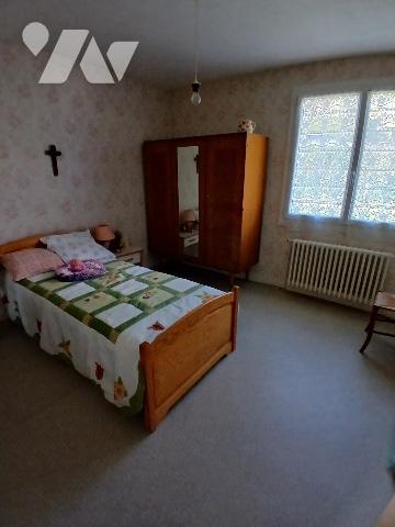 Pavillon sur terrain clos